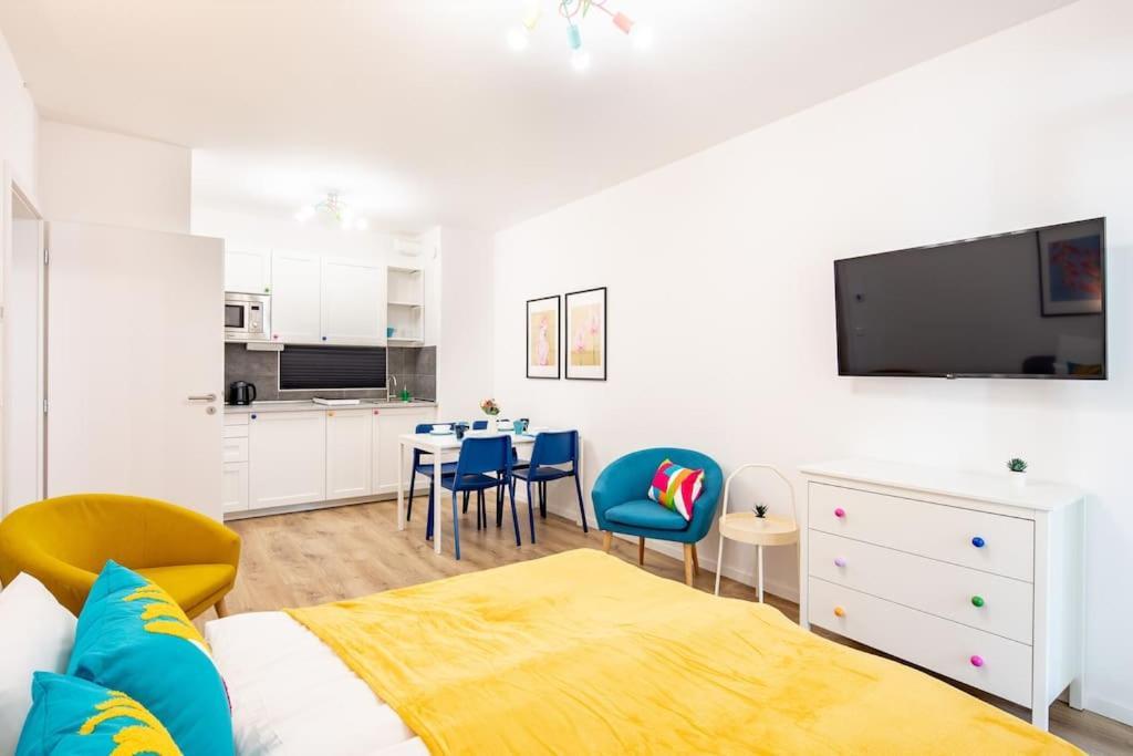 Marone 209 ~ Ac/balcony/indoor Parking Apartament *