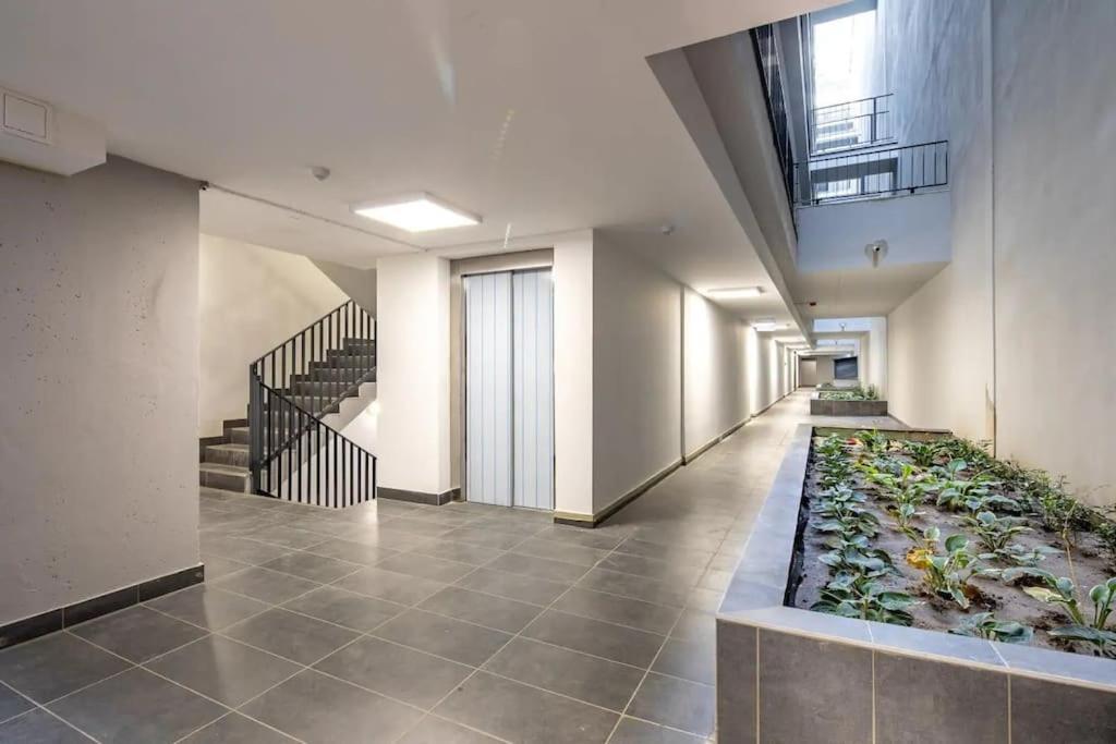 Marone 209 ~ Ac/balcony/indoor Parking Budapesta